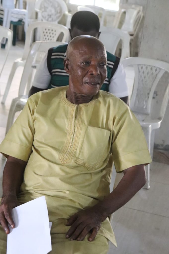 Pastor Nachor Tom-Eyah, Translator.
